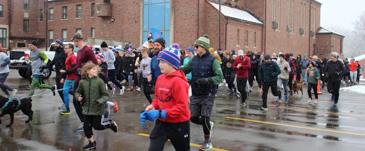 runners at the annual turkey trot event